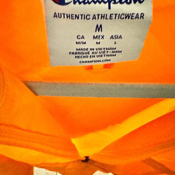 Champion yellow windbreaker raincoat with hoodie - Picture 3 of 3